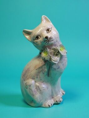 Vintage White Pearlized Cat Figurine